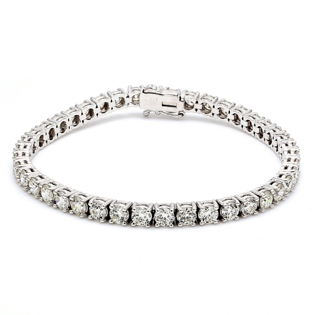 7"" Tennis bracelet with 4-prong set (48) round diamonds. D8.92ct.t.w.