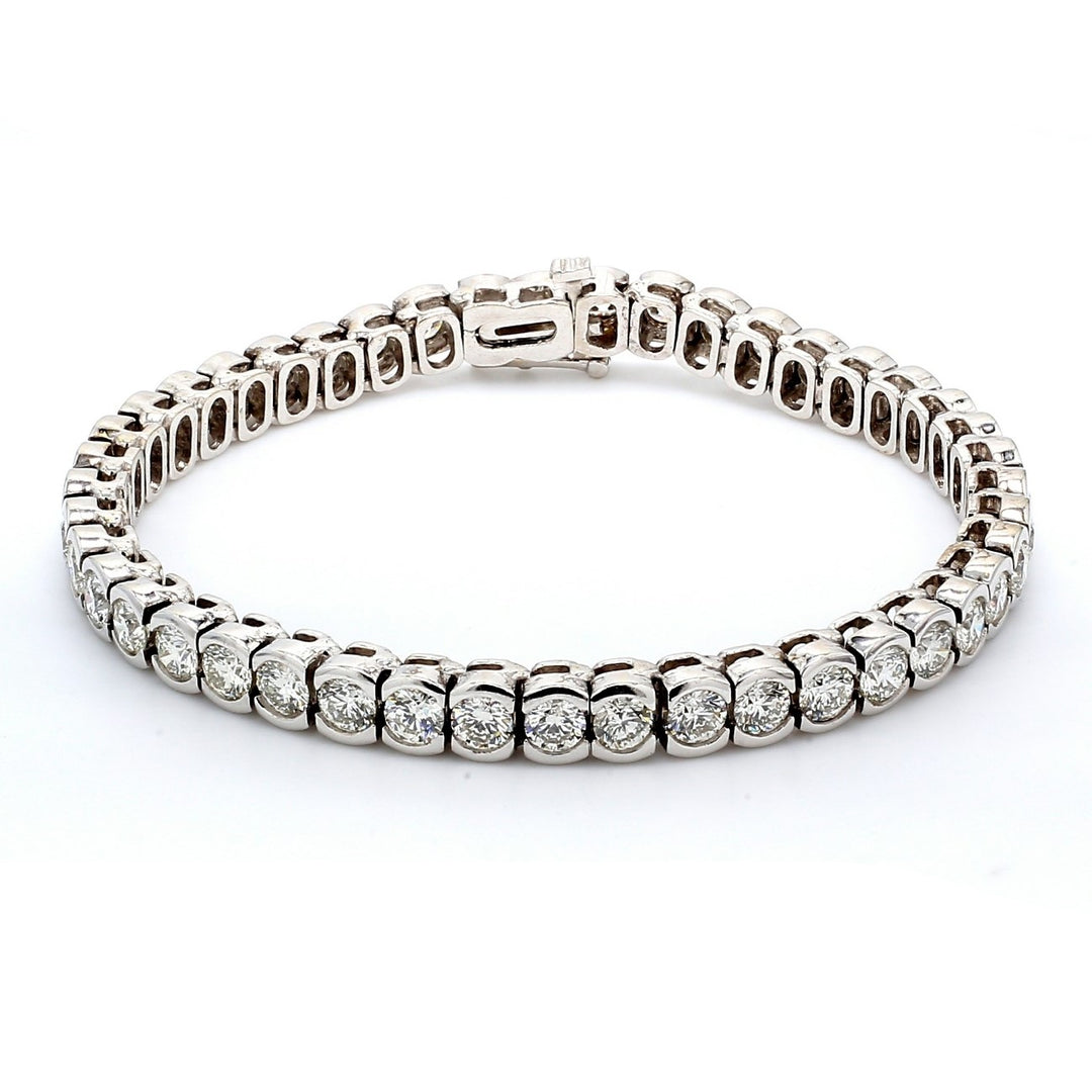 7"" Tennis bracelet with round diamonds.  D9.04ct.t.w.