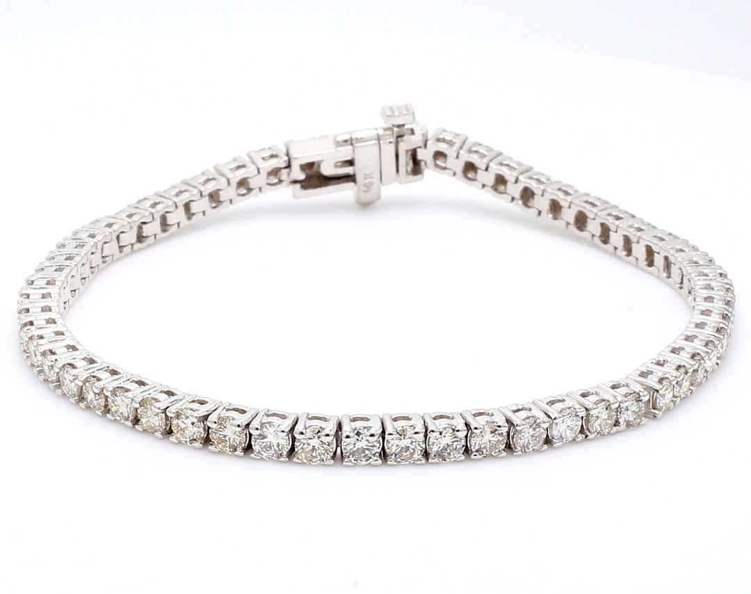 7"" Tennis bracelet with (57) round diamonds.  D4.58ct.t.w.