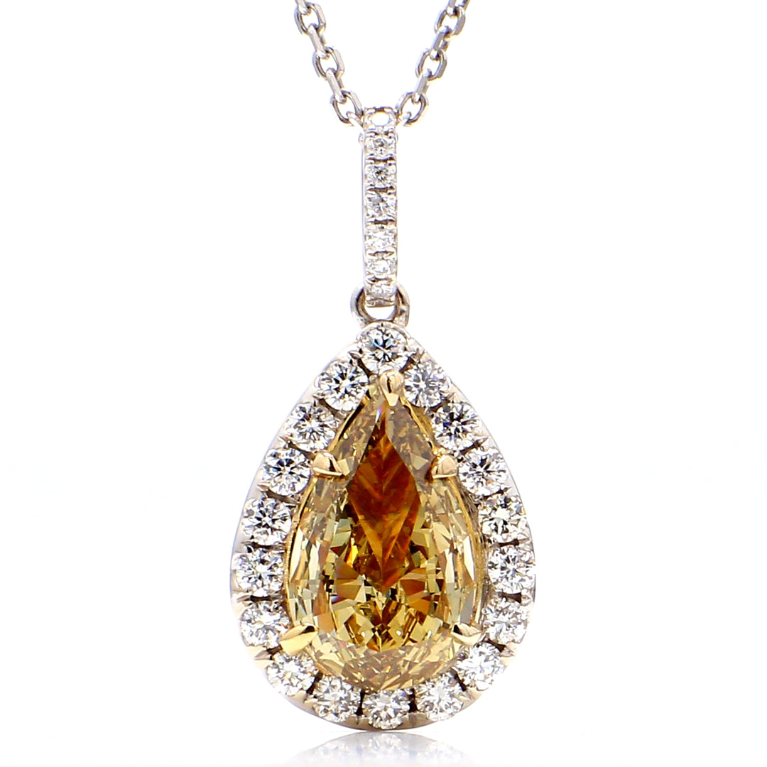 Halo pendant in 18K WG with pre-set round diamonds.  D0.58ct.t.w.