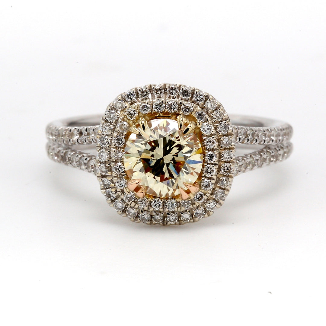 Double halo split-shank semi-mount in 18K WG with pre-set round diamonds.  D0.45ct.t.w.