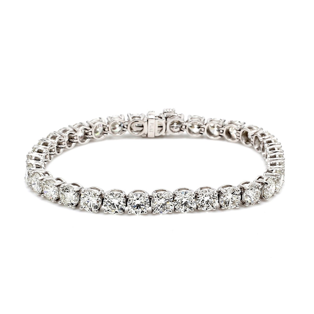 7"" Tennis bracelet in platinum with 4-prong basket set (34) round diamonds.  D17.01ct.t.w.