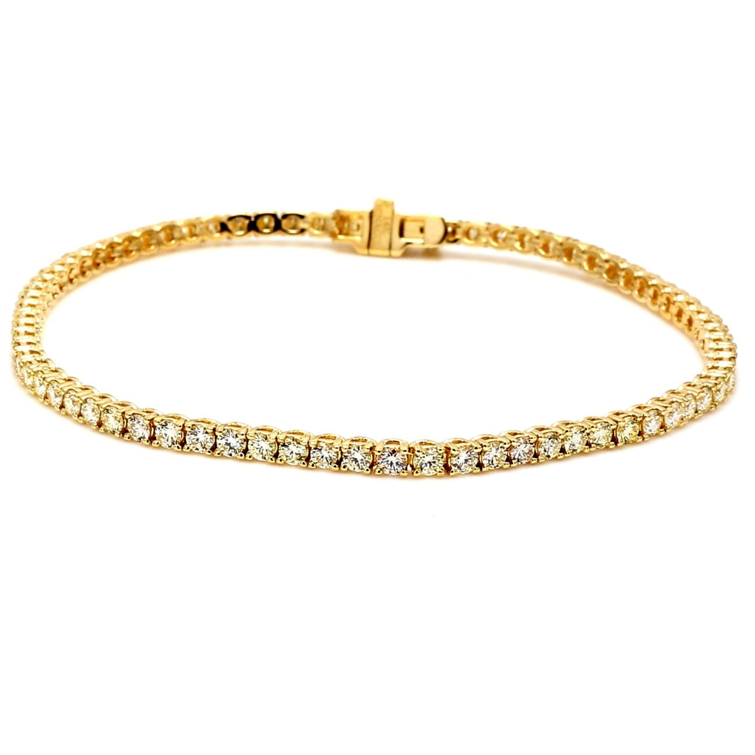 7"" Tennis bracelet with 4-prong set (74) round diamonds.  D2.94ct.t.w.