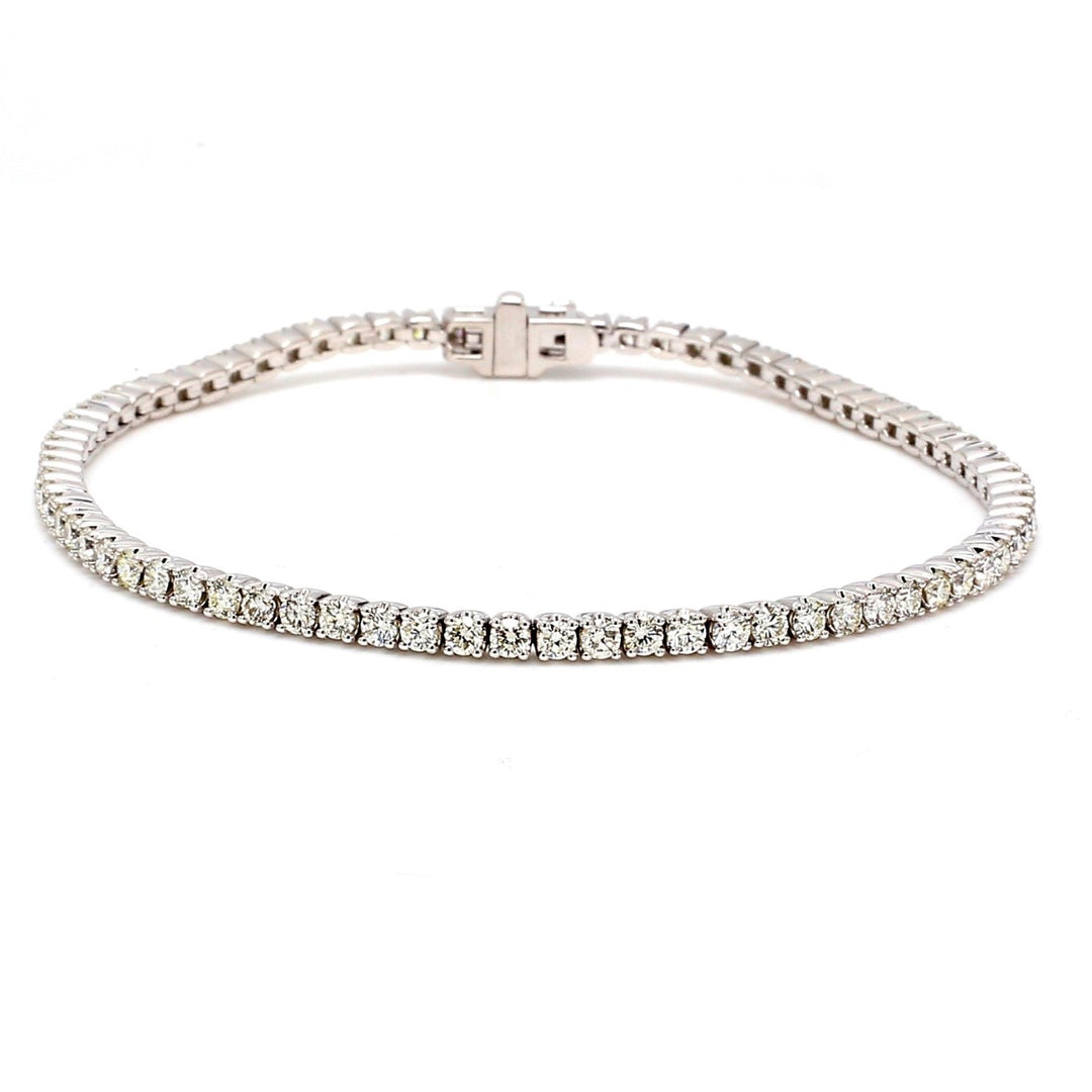 7"" Tennis bracelet with 4-prong set round diamonds.  D5.52ct.t.w.