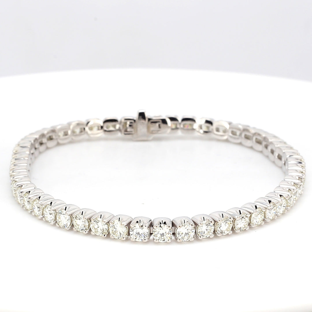 7"" Tennis bracelet with 4-prong set round diamonds.  D7.63ct.t.w.