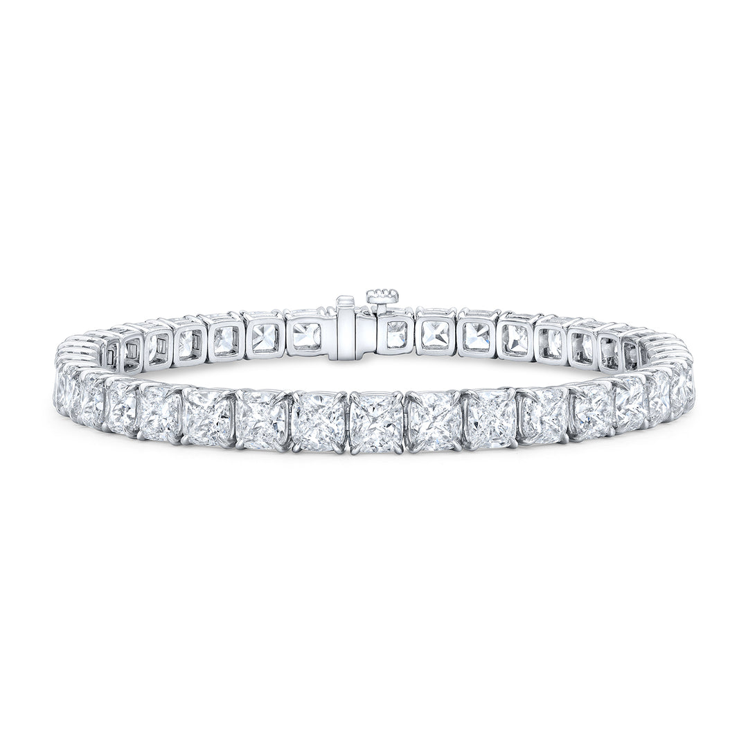 7"" Tennis bracelet in platinum with claw prong set F-G/VS2-SI1 (39) cushion cut diamonds.  D20.41ct.t.w.